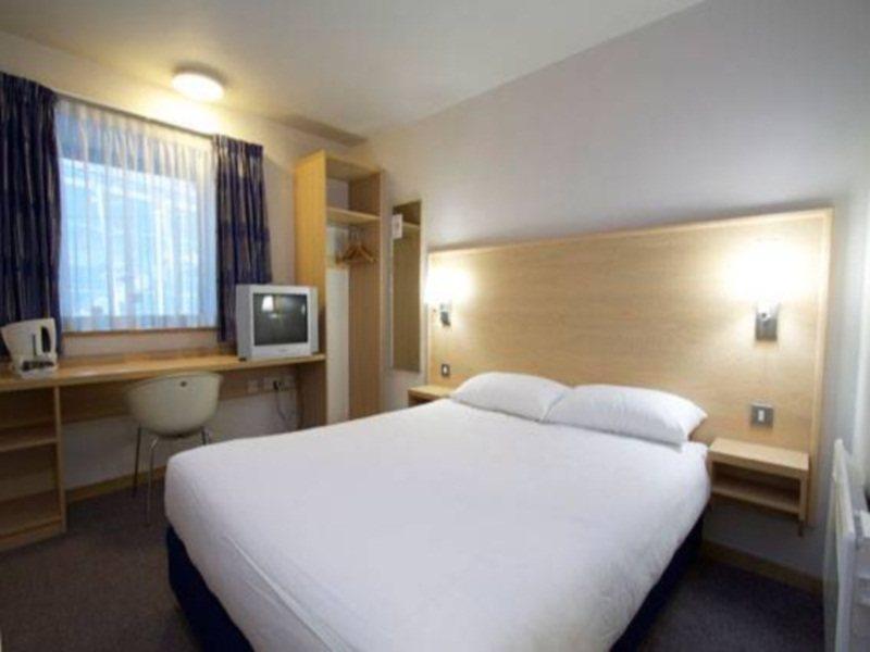 Travelodge Glasgow Airport Hotel Ngoại thất bức ảnh