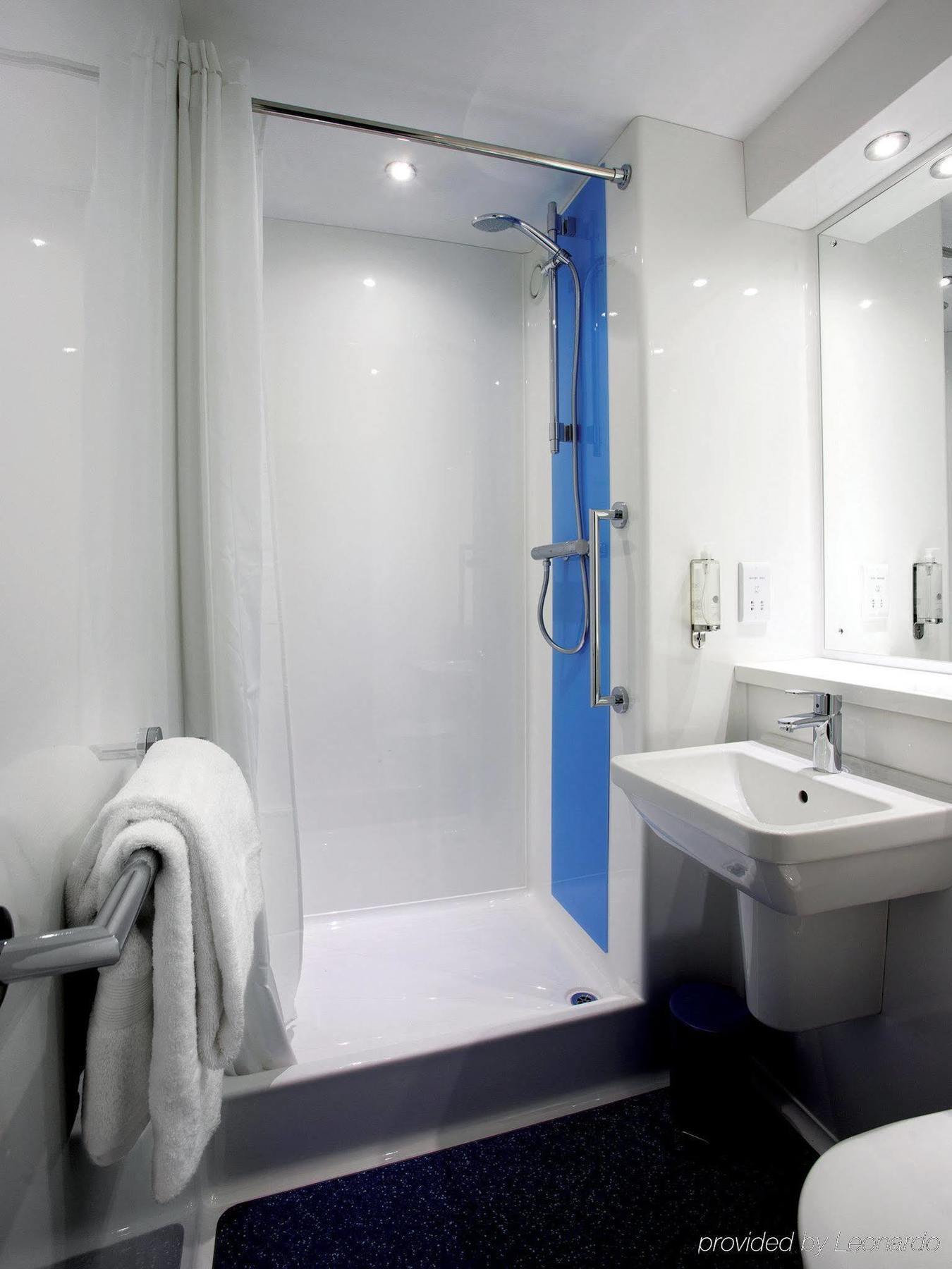 Travelodge Glasgow Airport Hotel Ngoại thất bức ảnh