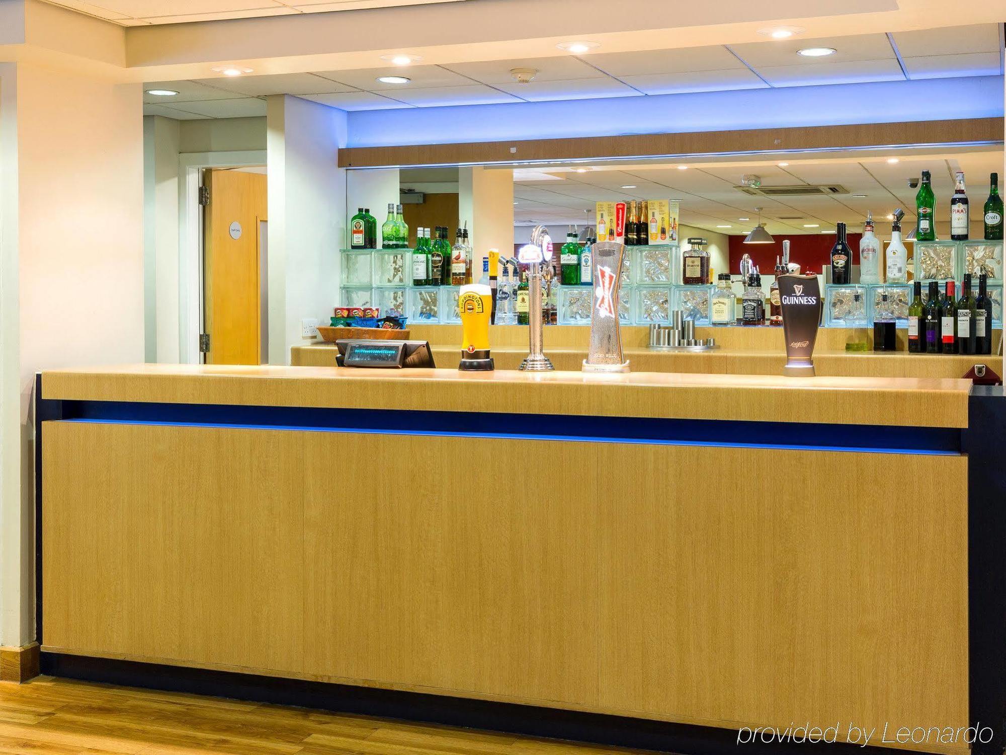Travelodge Glasgow Airport Hotel Ngoại thất bức ảnh